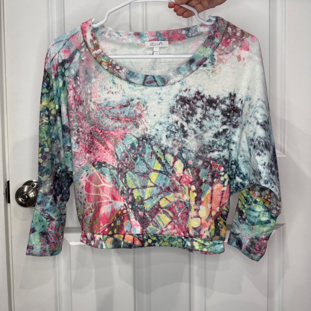 dELiA*s Multi Color Abstract Print Dolman Sleeve Crop Topβ Size XS Made in USA